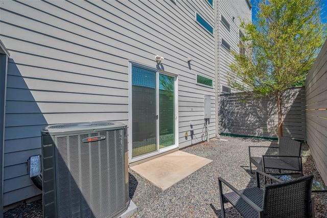 5919 E Post Oak Lane, Houston, TX 77055
