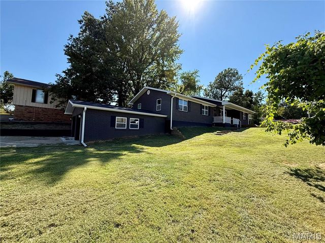 2801 Bedoll Avenue, Poplar Bluff, MO 63901