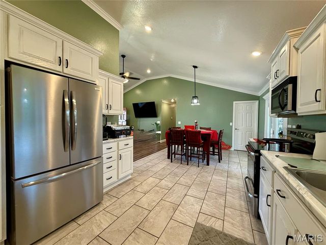 2801 Bedoll Avenue, Poplar Bluff, MO 63901