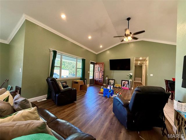 2801 Bedoll Avenue, Poplar Bluff, MO 63901