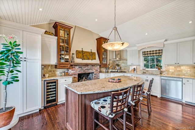15405 Main Road, Mattituck, NY 11952