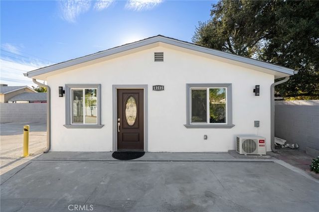 13533 Terra Bella, Pacoima, CA 91331