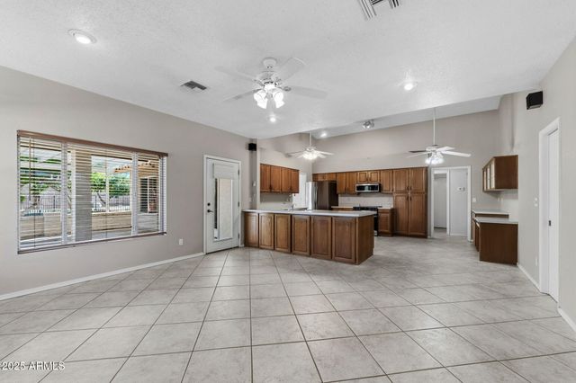 746 LEISURE WORLD --, Mesa, AZ 85206