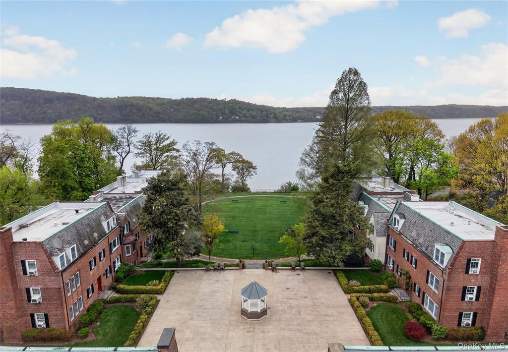 765 N Broadway 15B, Hastings-on-hudson, NY 10706