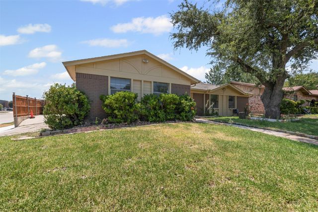 100 Countryside Drive, Arlington, TX 76014