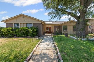 100 Countryside Drive, Arlington, TX 76014
