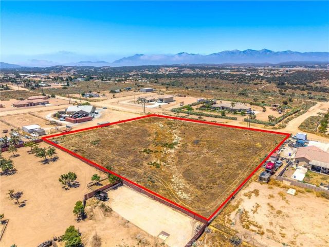 6589 Fremontia, Oak Hills, CA 92344