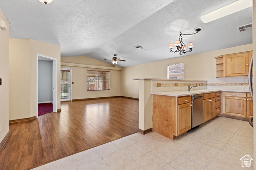 Image 15 of property listing at 2356 S 770 W, Hurricane, UT 84737