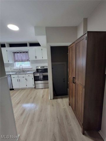 412 Jefferson Street, Elyria, OH 44035