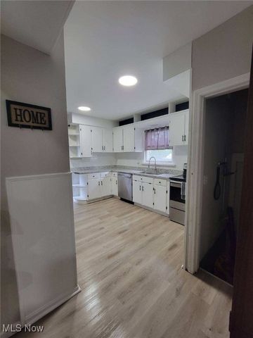 412 Jefferson Street, Elyria, OH 44035