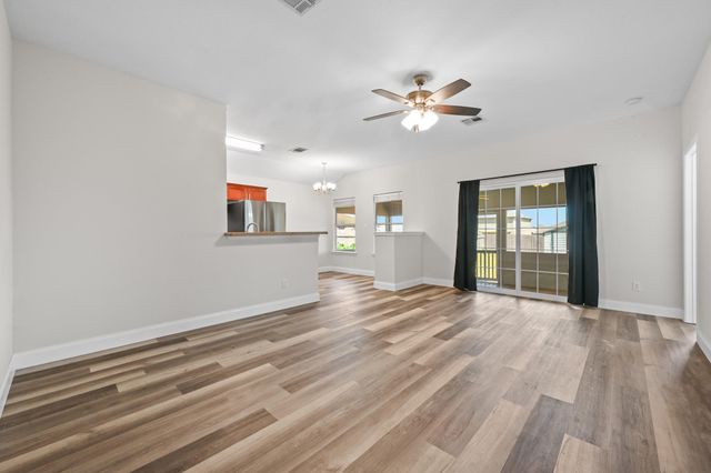 1910 Oaklawn DR, Taylor, TX 76574