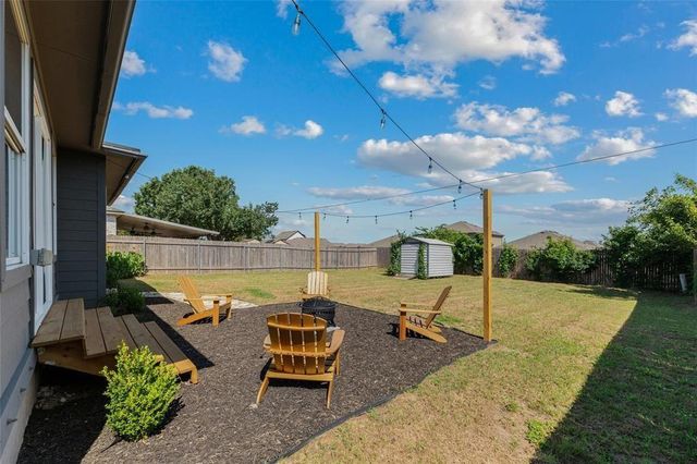 1910 Oaklawn DR, Taylor, TX 76574