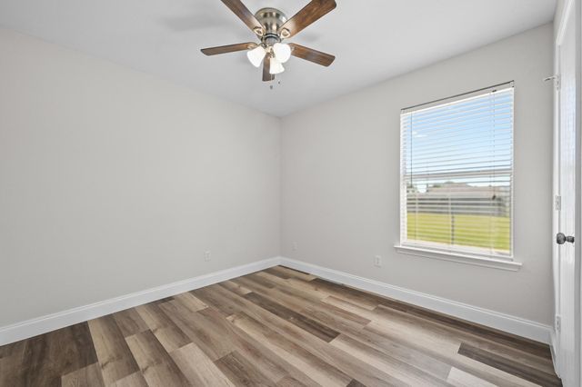 1910 Oaklawn DR, Taylor, TX 76574
