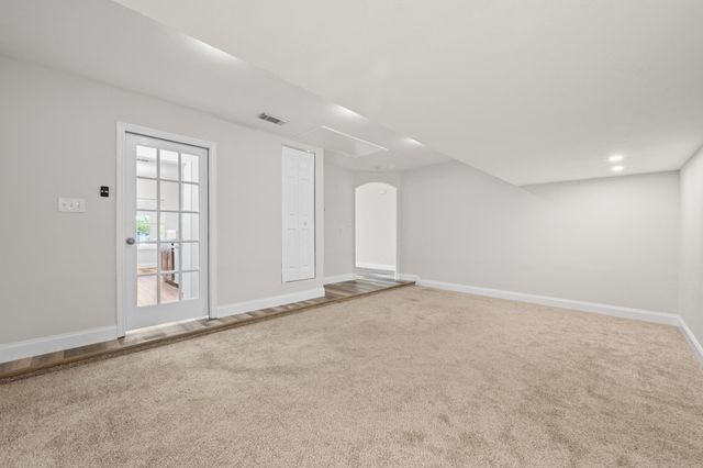 1910 Oaklawn DR, Taylor, TX 76574