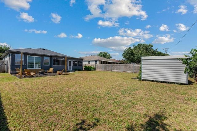 1910 Oaklawn DR, Taylor, TX 76574