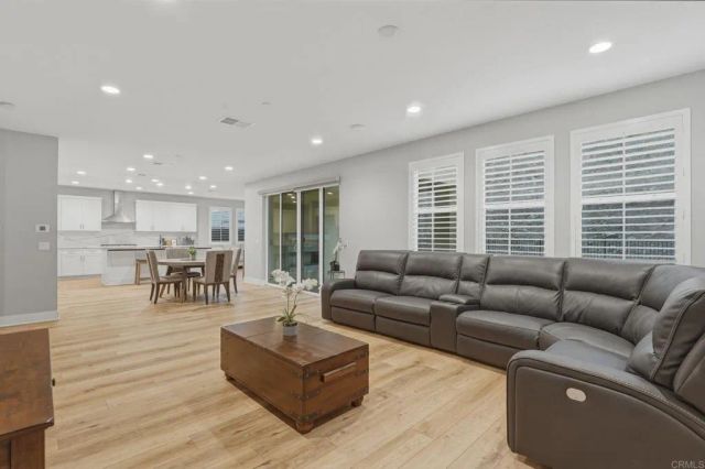 2204 Paseo Levanten, Chula Vista, CA 91913