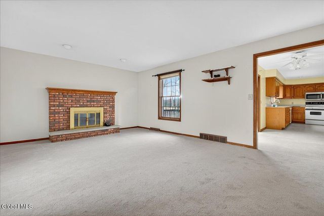 3067 New Williamsburg Drive, Guilderland, NY 12303