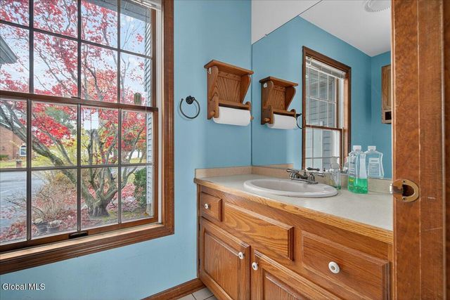 3067 New Williamsburg Drive, Guilderland, NY 12303