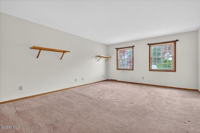 3067 New Williamsburg Drive, Guilderland, NY 12303