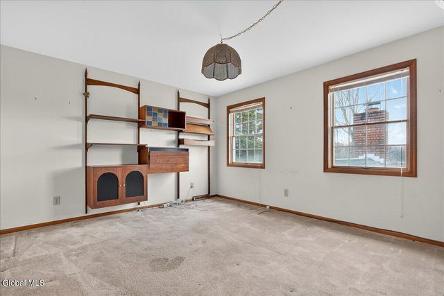 3067 New Williamsburg Drive, Guilderland, NY 12303