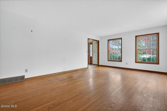 3067 New Williamsburg Drive, Guilderland, NY 12303