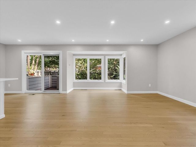 20 Federal St 6, Salem, MA 01970