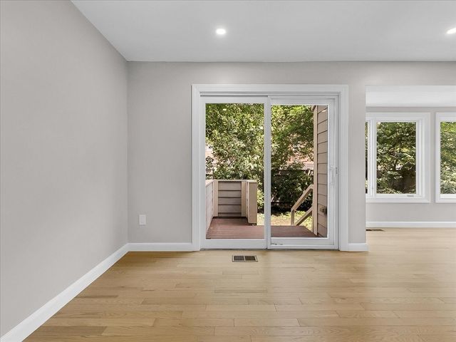 20 Federal St 6, Salem, MA 01970