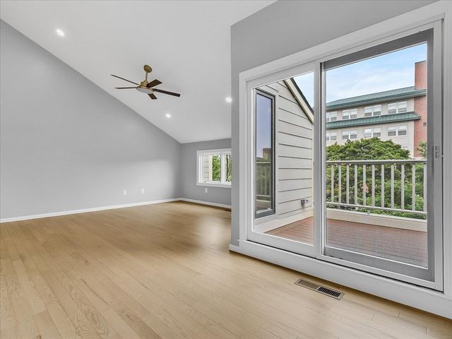 20 Federal St 6, Salem, MA 01970