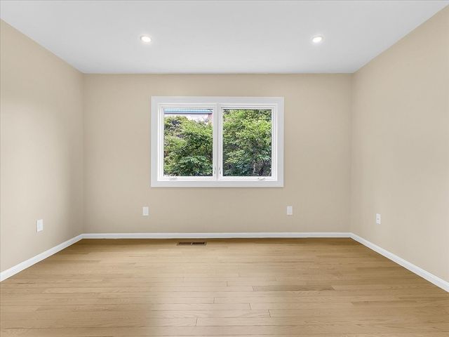 20 Federal St 6, Salem, MA 01970