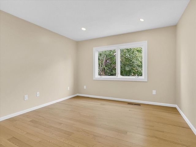 20 Federal St 6, Salem, MA 01970