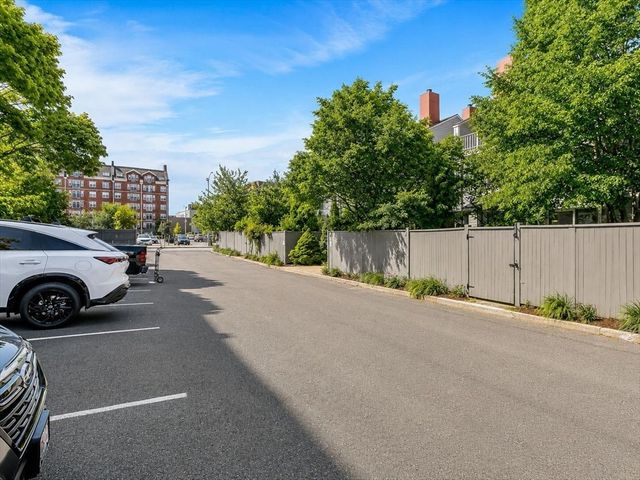 20 Federal St 6, Salem, MA 01970