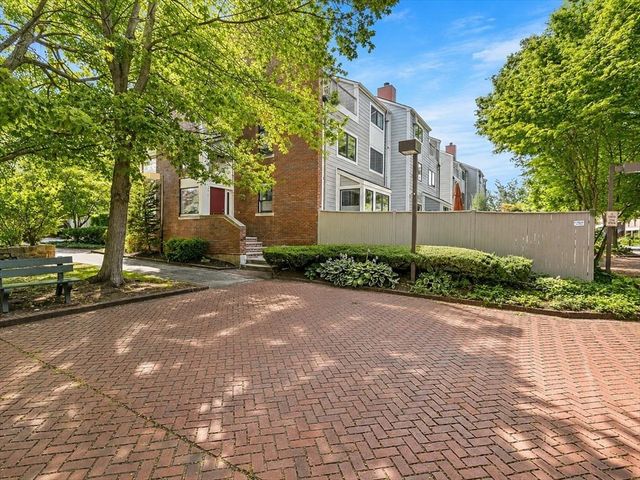 20 Federal St 6, Salem, MA 01970