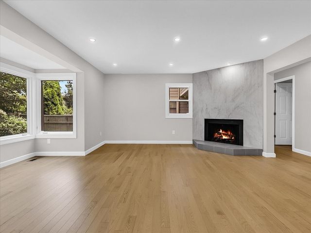 20 Federal St 6, Salem, MA 01970