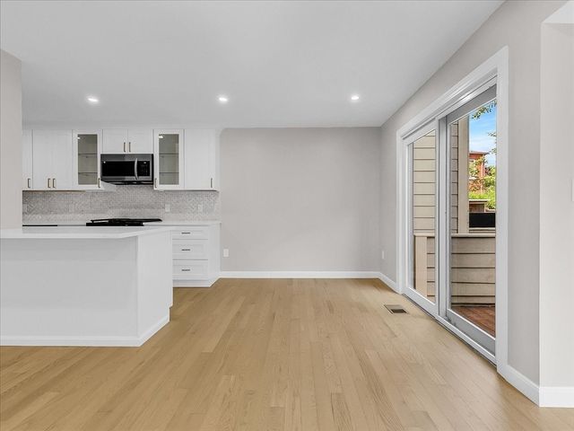 20 Federal St 6, Salem, MA 01970