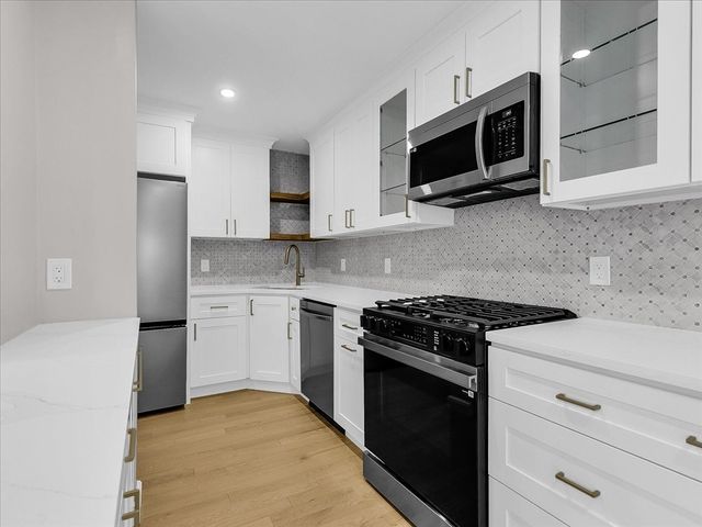 20 Federal St 6, Salem, MA 01970