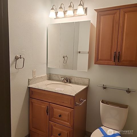 1000 Hillandale Drive E, Port Orchard, WA 98366