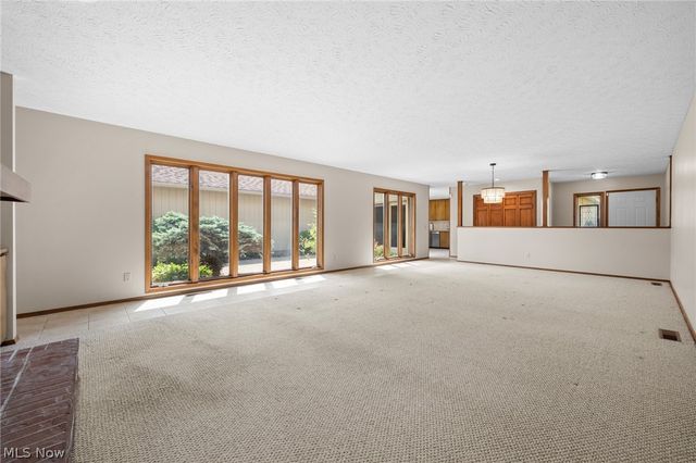 21454 Oak Bark Trail, Strongsville, OH 44149