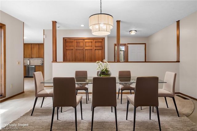 21454 Oak Bark Trail, Strongsville, OH 44149