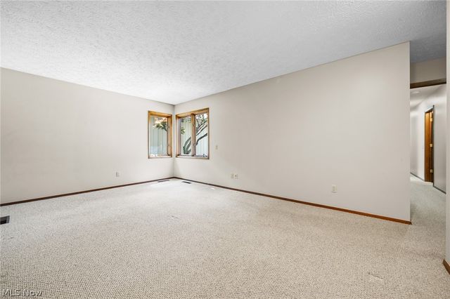 21454 Oak Bark Trail, Strongsville, OH 44149