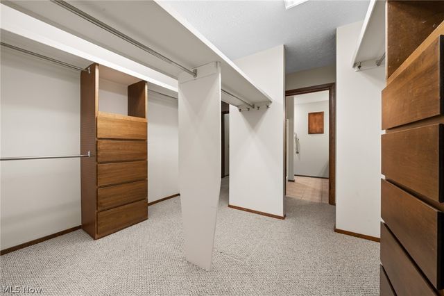 21454 Oak Bark Trail, Strongsville, OH 44149