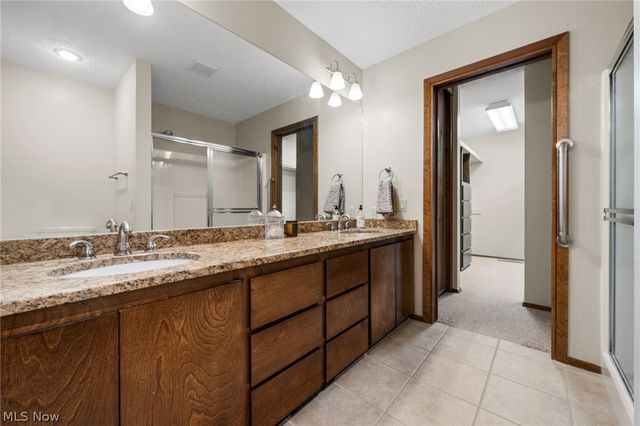 21454 Oak Bark Trail, Strongsville, OH 44149