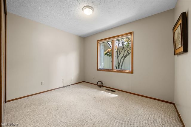 21454 Oak Bark Trail, Strongsville, OH 44149