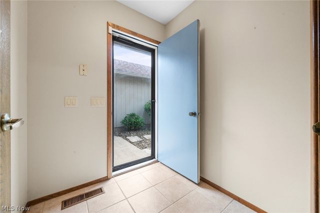 21454 Oak Bark Trail, Strongsville, OH 44149