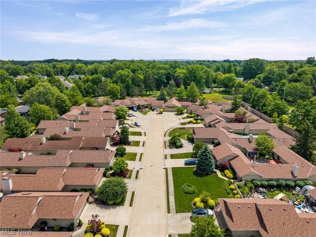 21454 Oak Bark Trail, Strongsville, OH 44149