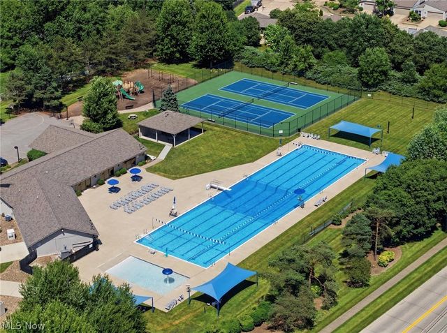 21454 Oak Bark Trail, Strongsville, OH 44149