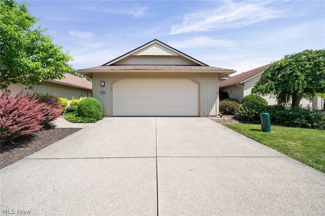 21454 Oak Bark Trail, Strongsville, OH 44149