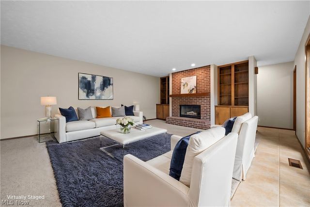 21454 Oak Bark Trail, Strongsville, OH 44149