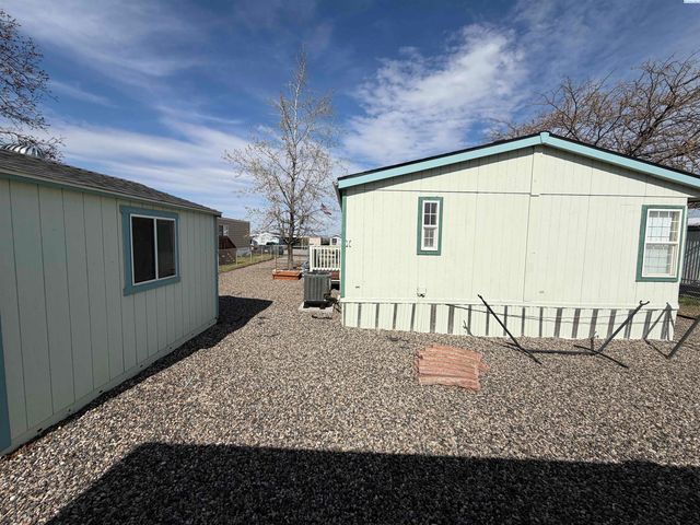 212 Crestwood Drive, Richland, WA 99352