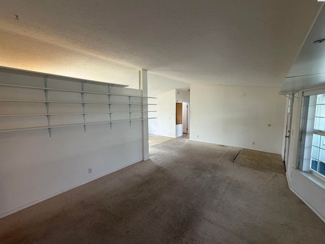 212 Crestwood Drive, Richland, WA 99352