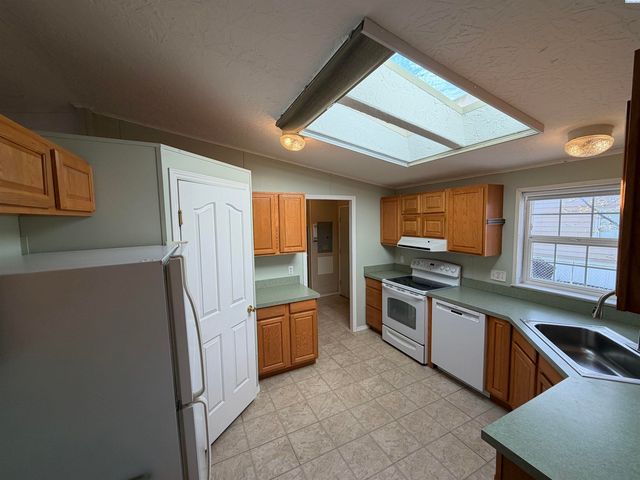 212 Crestwood Drive, Richland, WA 99352